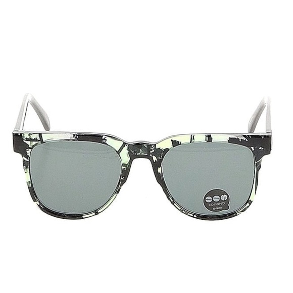 KOMONO Riviera Palms Sunglasses 🕶 (NEW) green - Picture 2 of 12